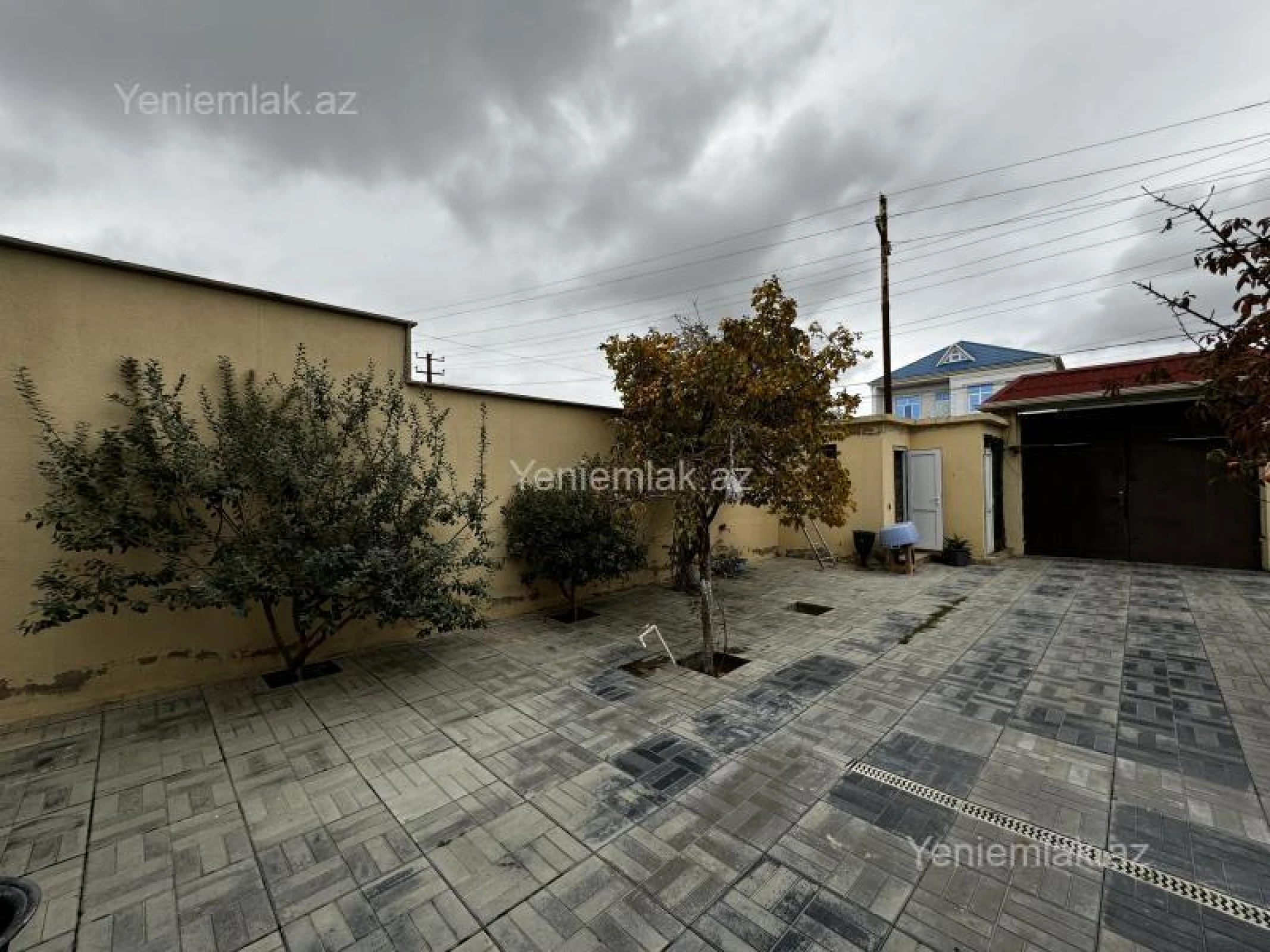 Satılır 7 otaqlı həyət evi 200 m²