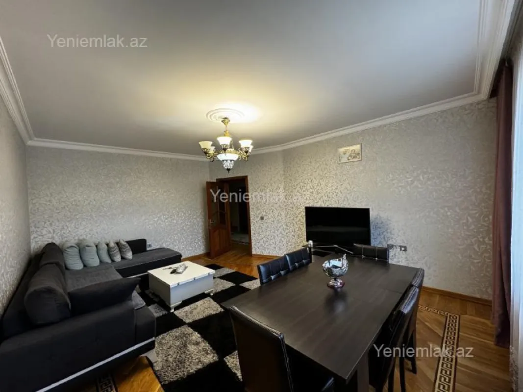 Satılır 7 otaqlı həyət evi 200 m²