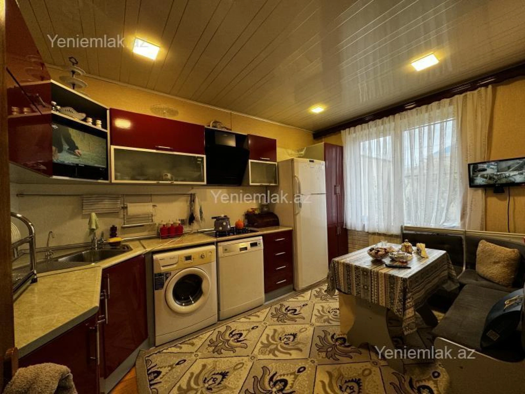 Satılır 7 otaqlı həyət evi 200 m²