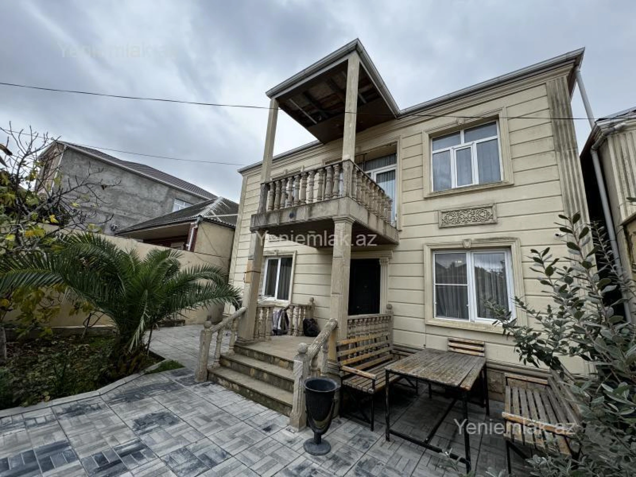 Satılır 7 otaqlı həyət evi 200 m²