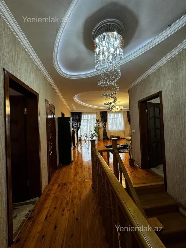 Satılır 7 otaqlı həyət evi 200 m²