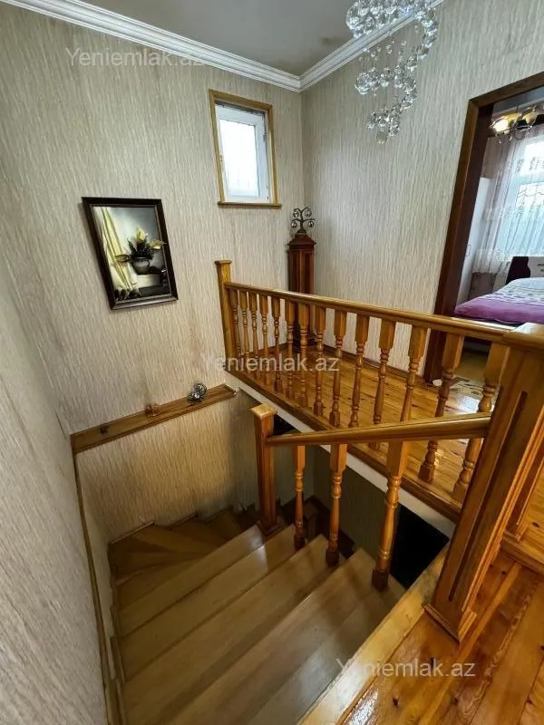 Satılır 7 otaqlı həyət evi 200 m²