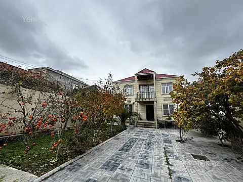 Satılır 7 otaqlı həyət evi 200 m²