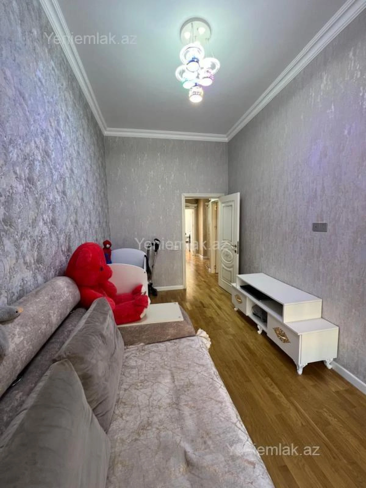 Satılır 3 otaqlı yeni tikili 100 m²