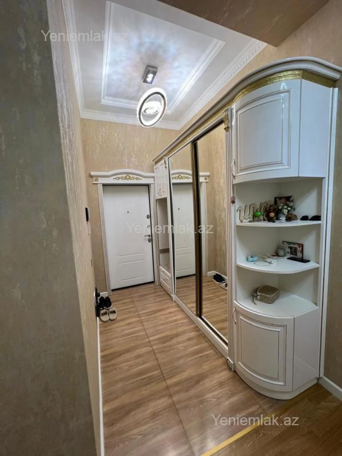 Satılır 3 otaqlı yeni tikili 100 m²