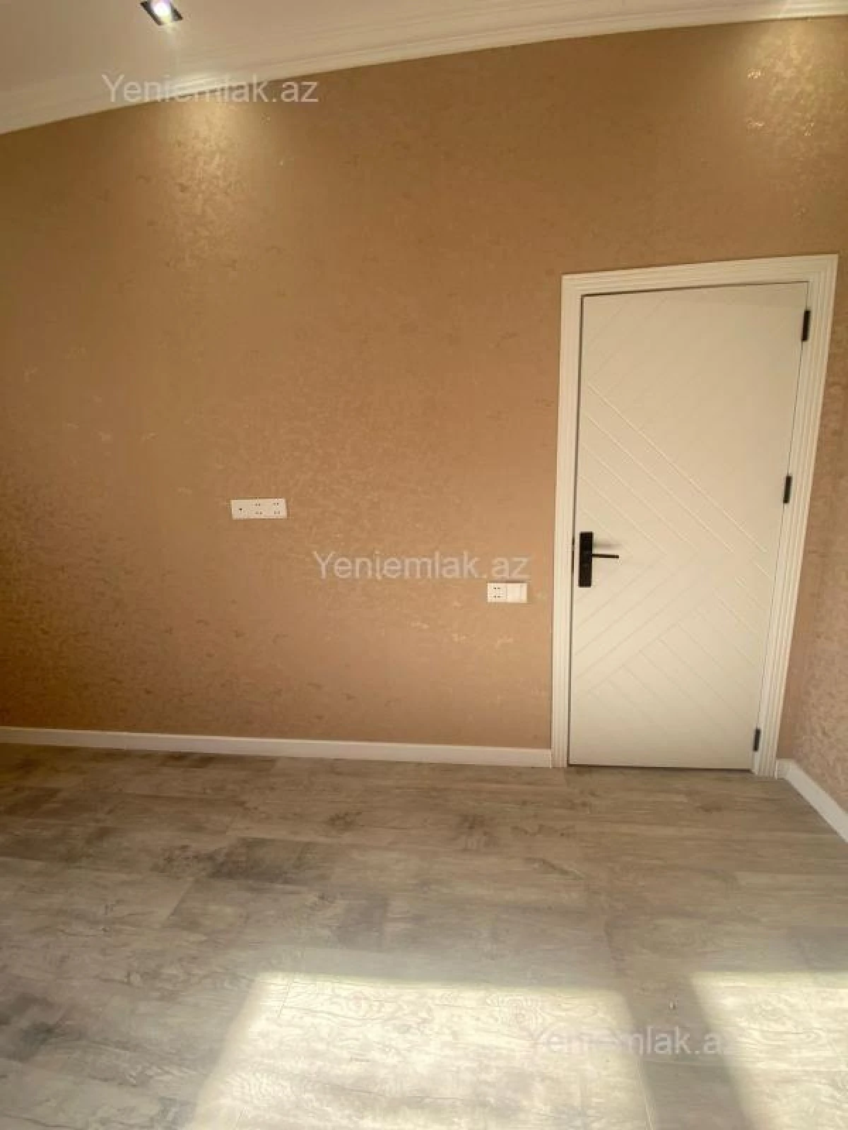 Satılır 7 otaqlı həyət evi 260 m²