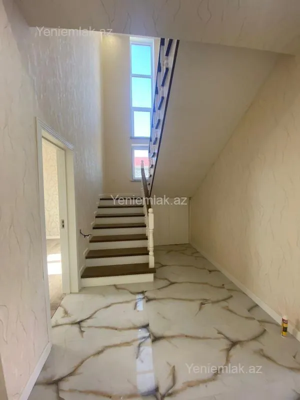 Satılır 7 otaqlı həyət evi 260 m²