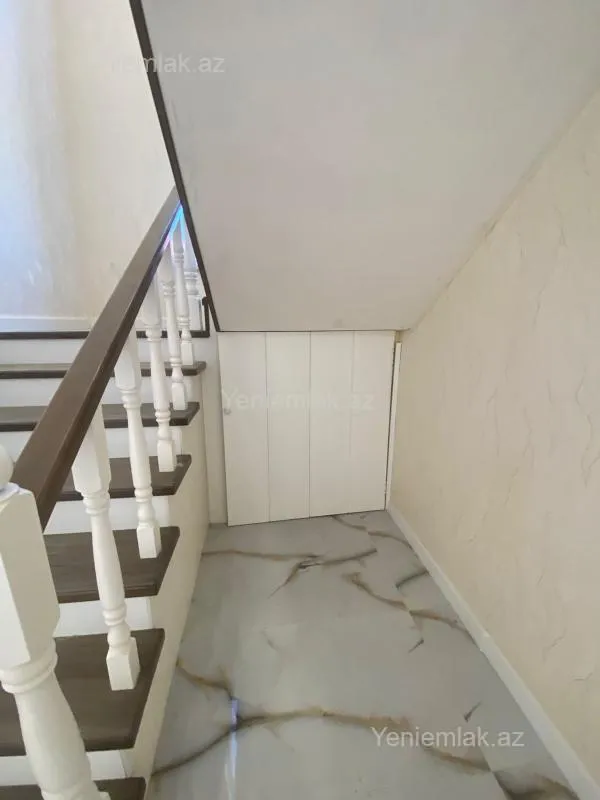 Satılır 7 otaqlı həyət evi 260 m²