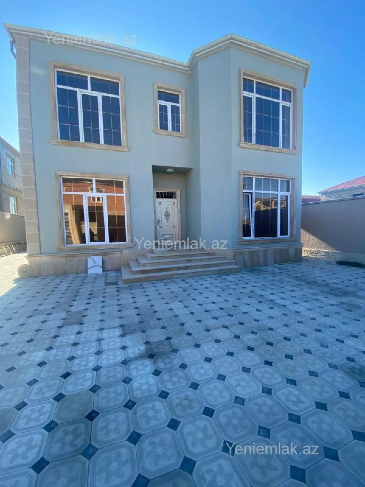 Satılır 7 otaqlı həyət evi 260 m²