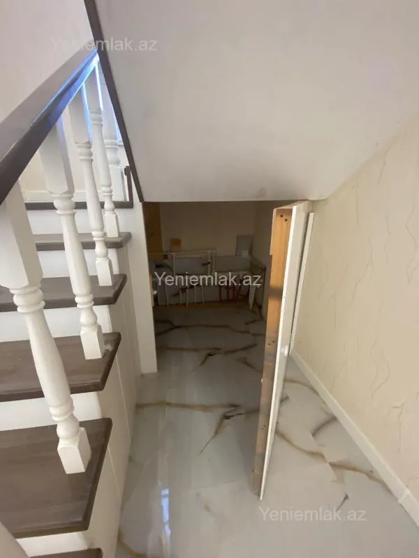 Satılır 7 otaqlı həyət evi 260 m²