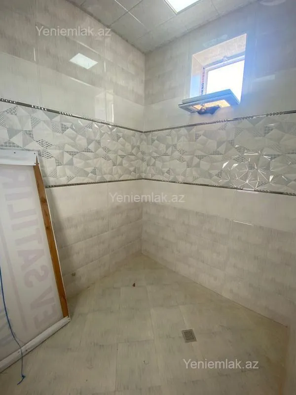 Satılır 7 otaqlı həyət evi 260 m²