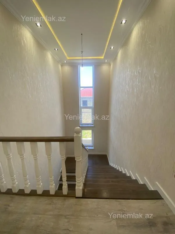 Satılır 7 otaqlı həyət evi 260 m²
