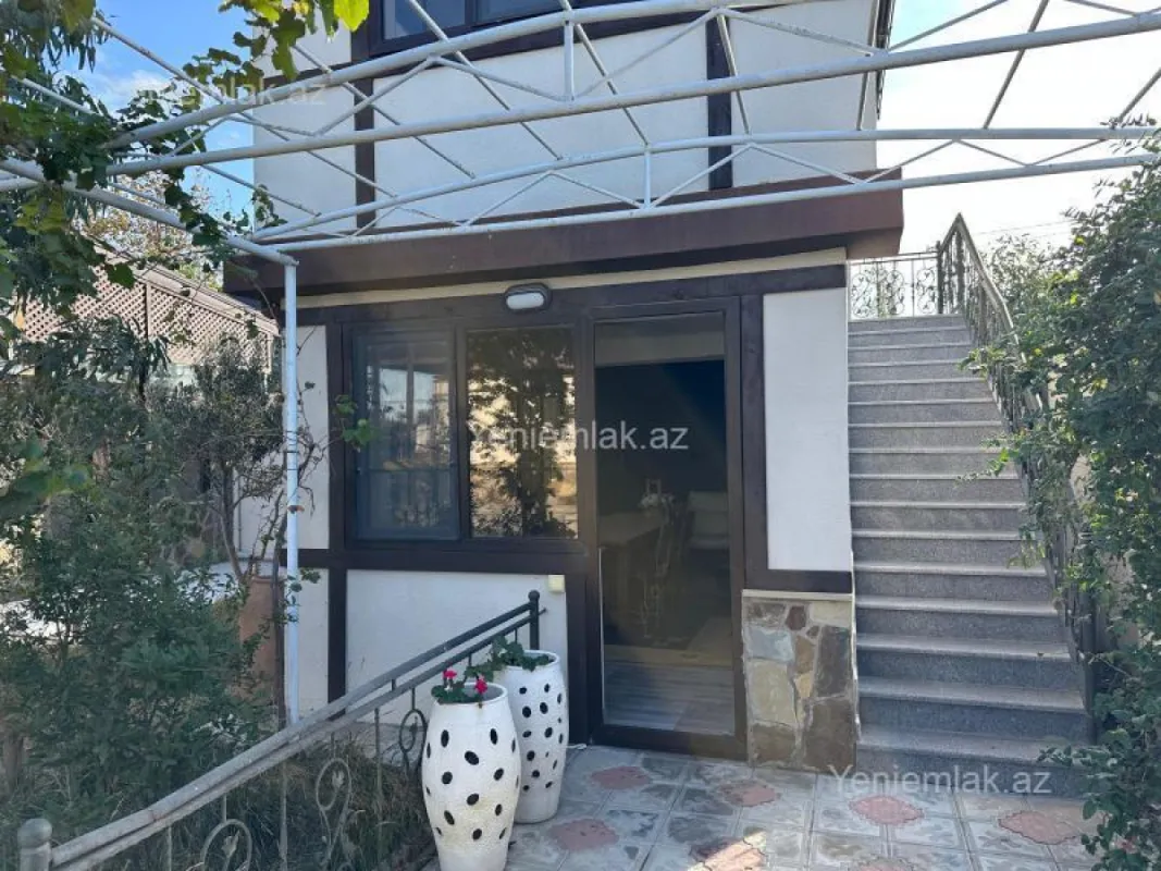 Satılır 7 otaqlı həyət evi 130 m²