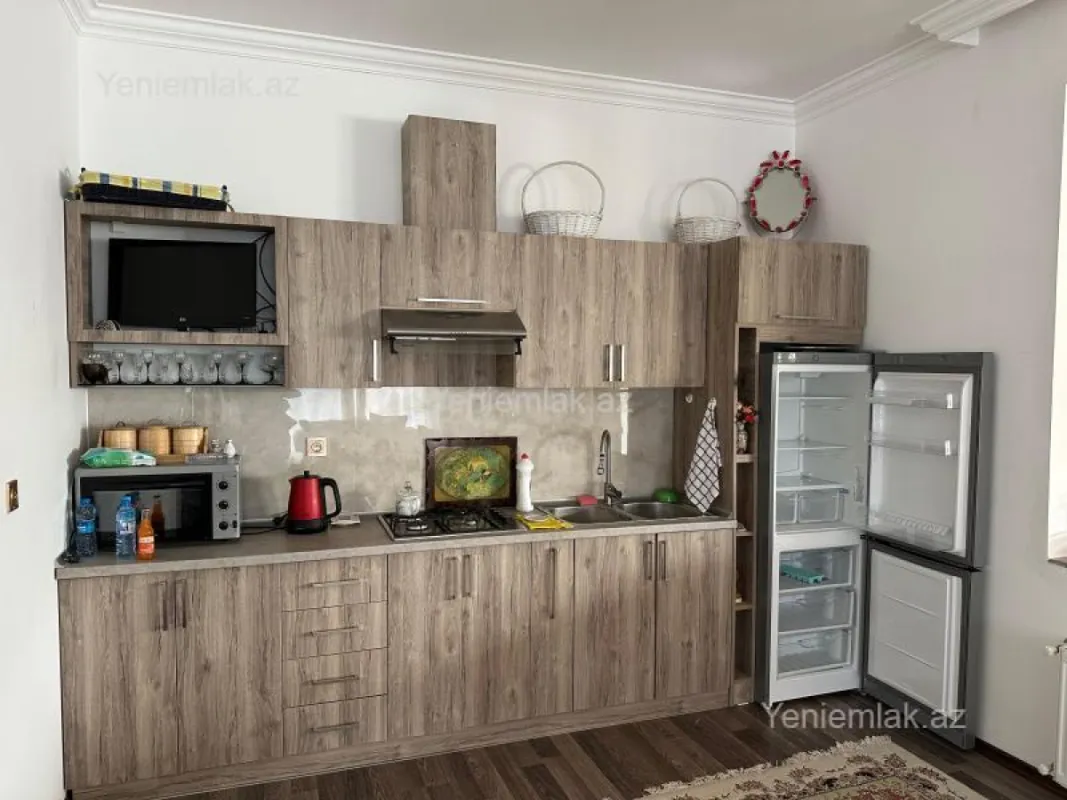 Satılır 7 otaqlı həyət evi 130 m²