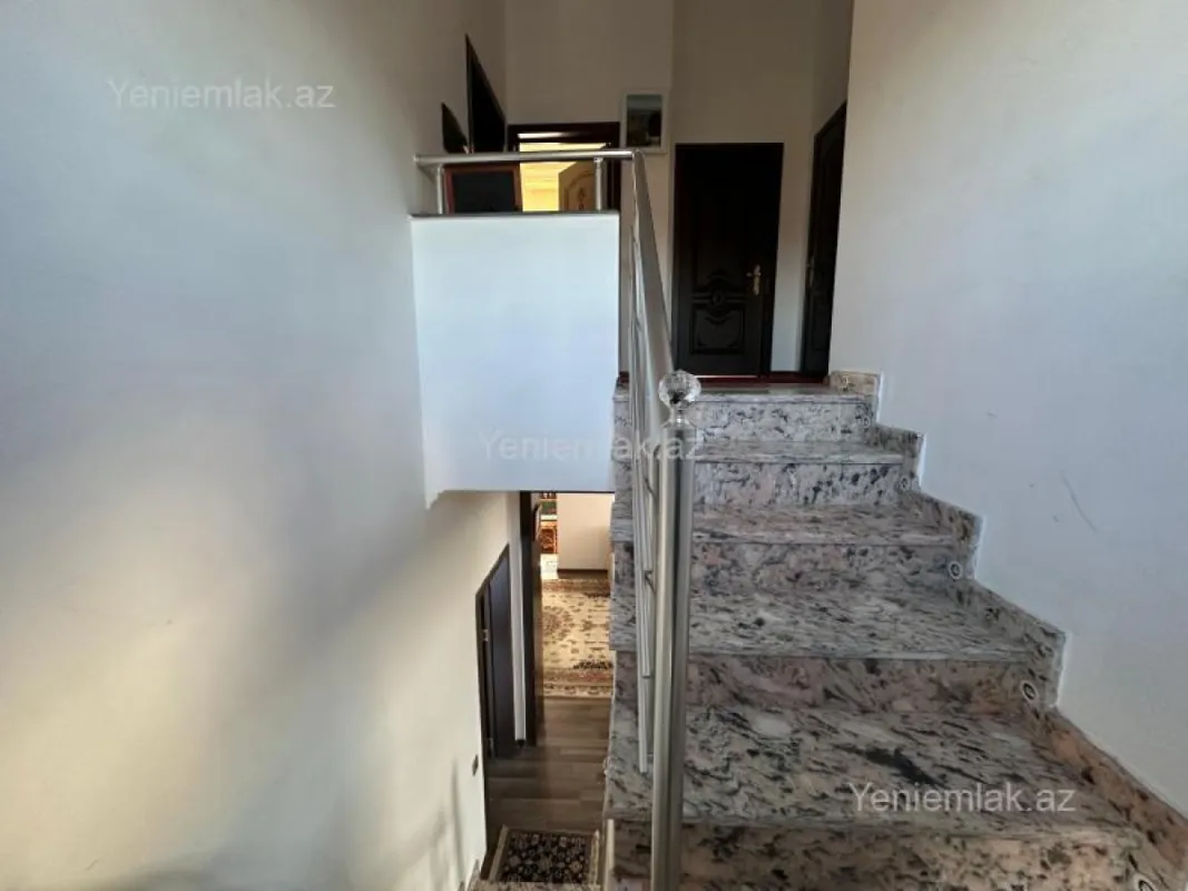 Satılır 7 otaqlı həyət evi 130 m²