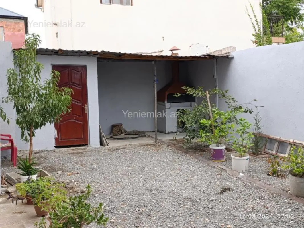 Satılır 5 otaqlı həyət evi 250 m²