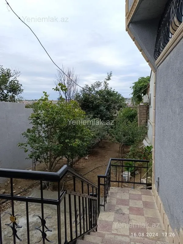 Satılır 5 otaqlı həyət evi 250 m²