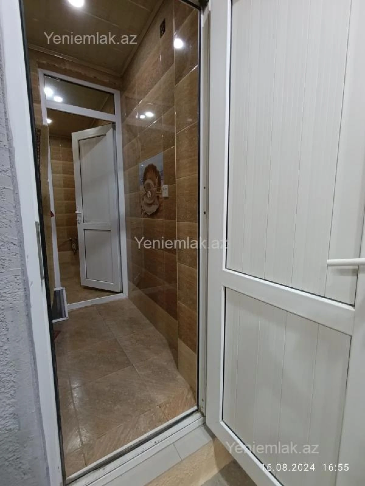 Satılır 5 otaqlı həyət evi 250 m²