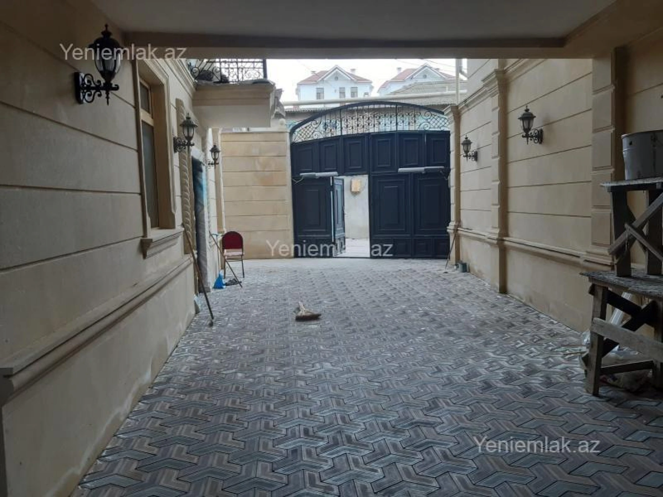 Satılır 6 otaqlı həyət evi 240 m²