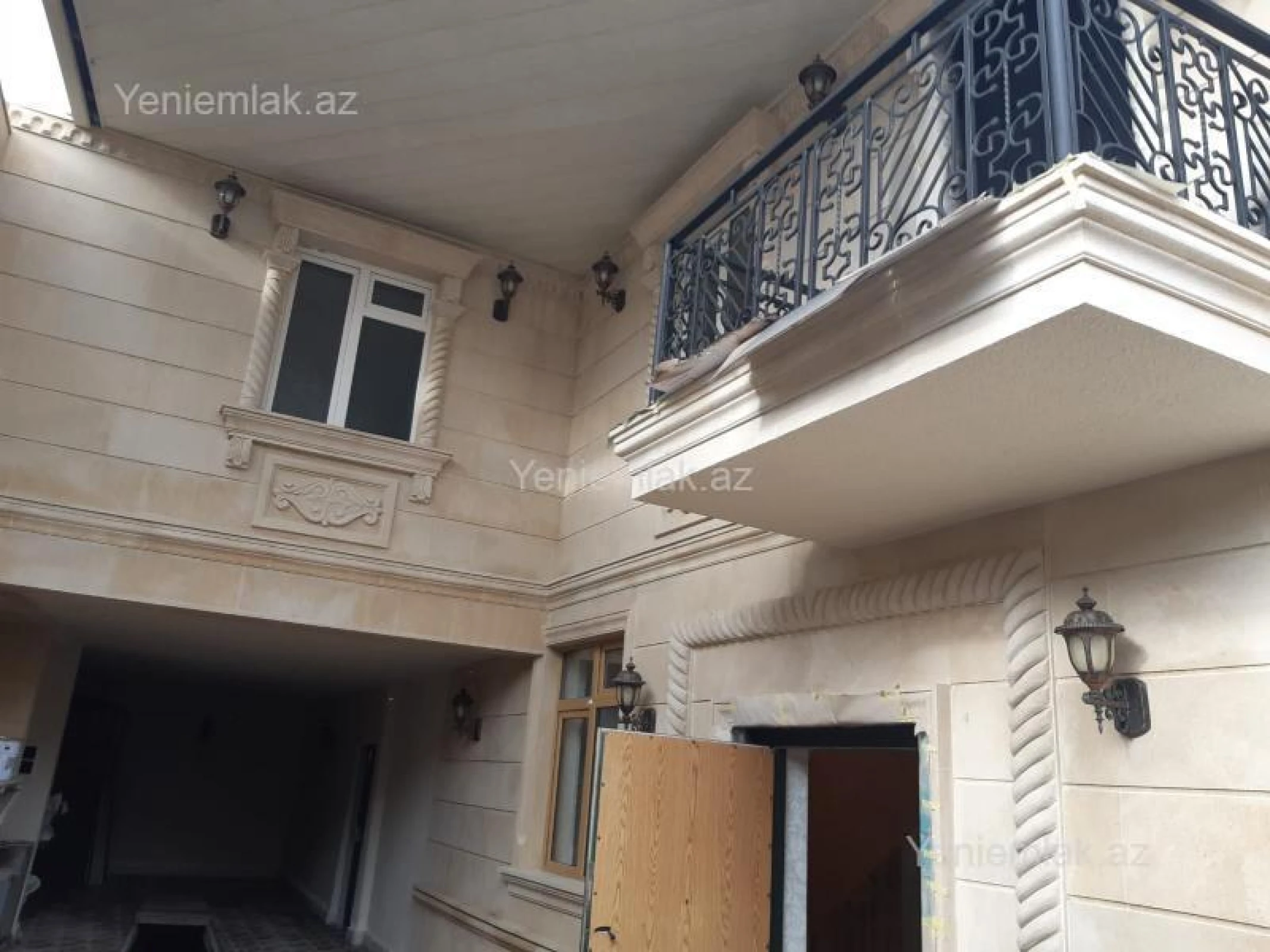 Satılır 6 otaqlı həyət evi 240 m²