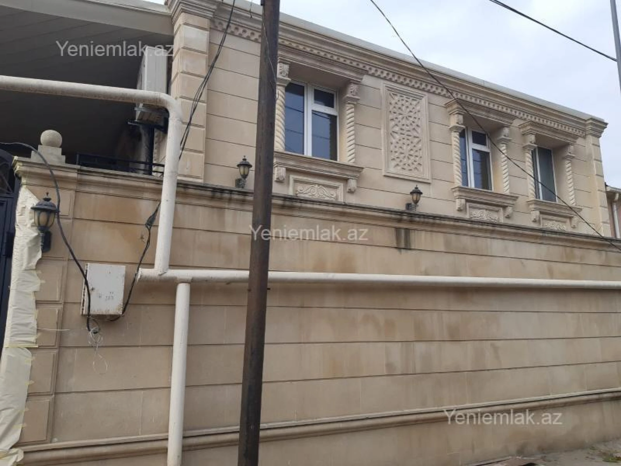 Satılır 6 otaqlı həyət evi 240 m²