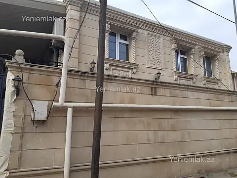 Satılır 6 otaqlı həyət evi 240 m²