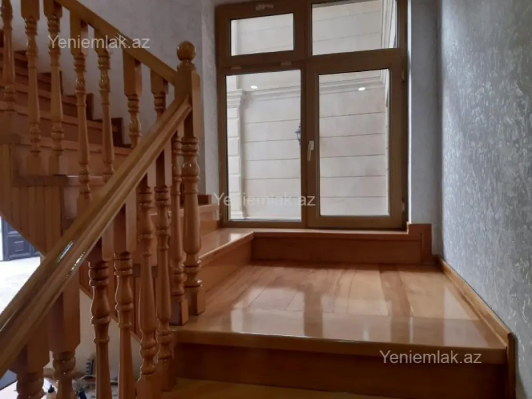 Satılır 6 otaqlı həyət evi 240 m²