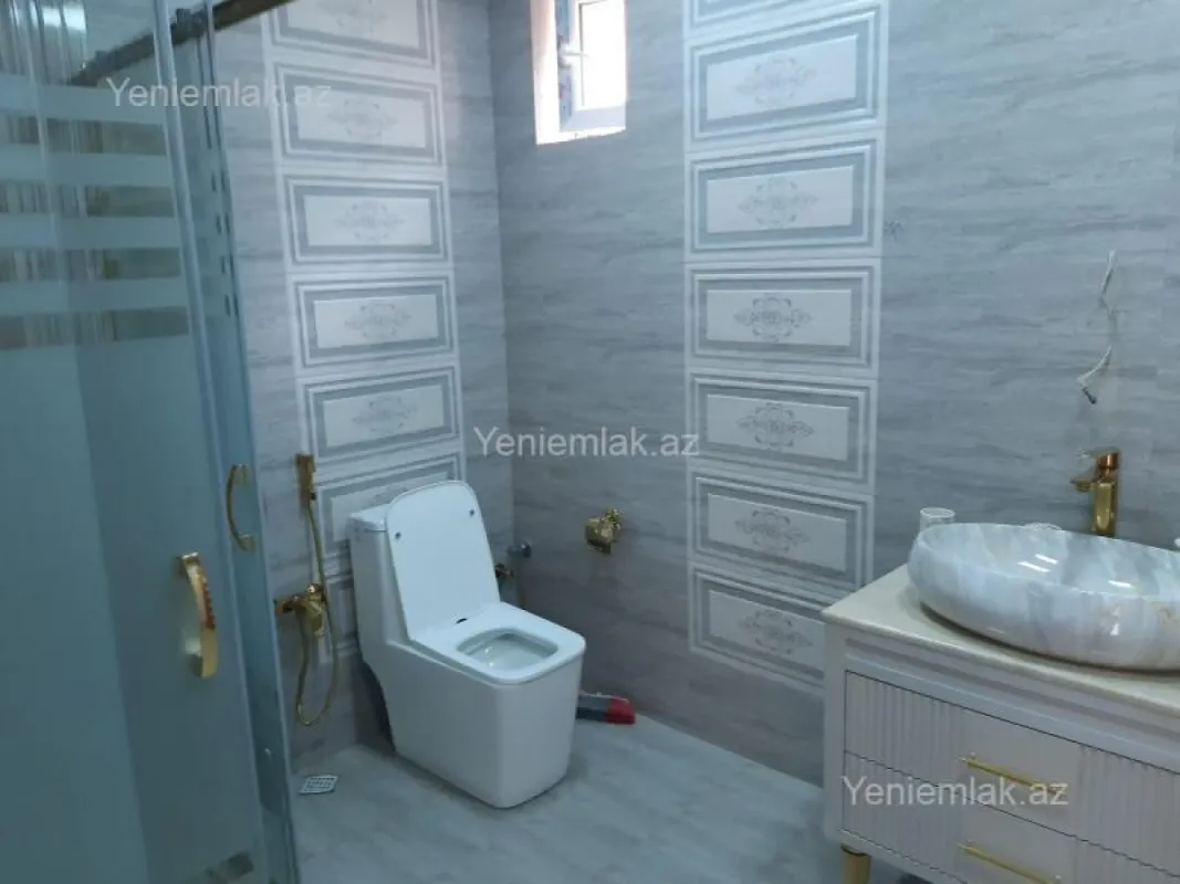 Satılır 6 otaqlı həyət evi 240 m²