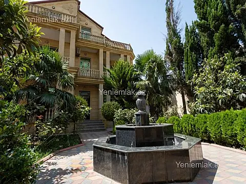Satılır 9 otaqlı həyət evi 600 m²