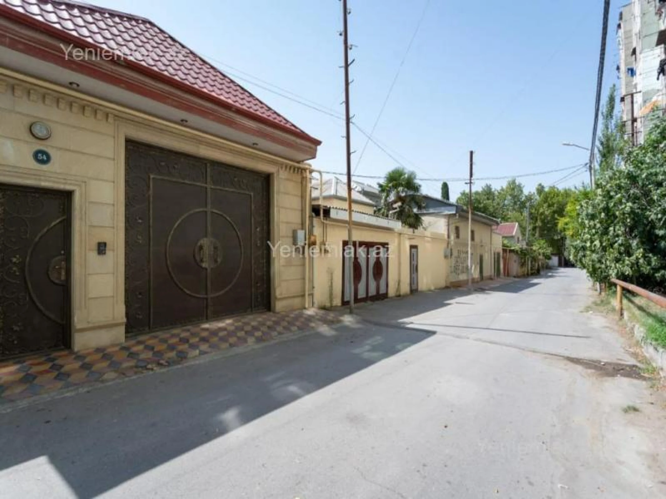 Satılır 9 otaqlı həyət evi 600 m²