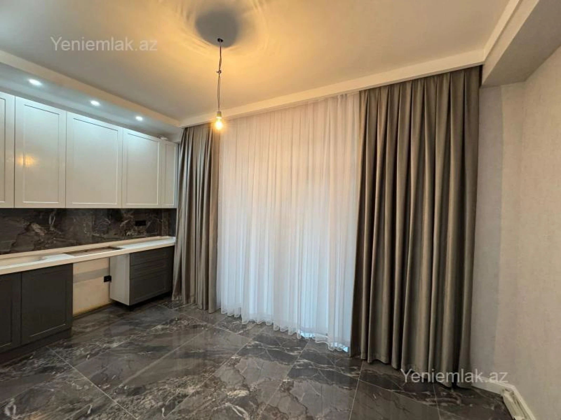 Satılır 3 otaqlı yeni tikili 137 m²