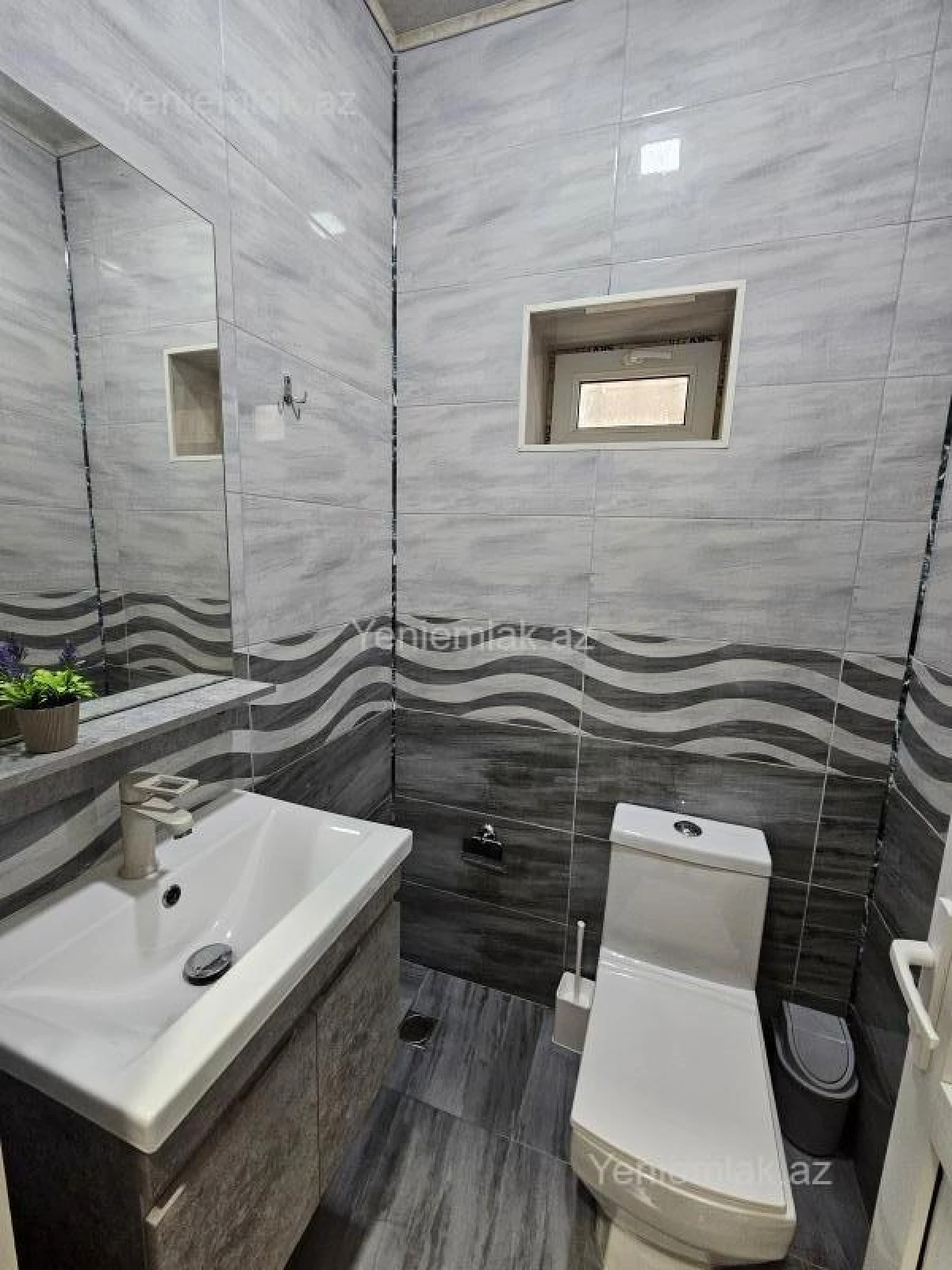 Satılır 4 otaqlı həyət evi 160 m²