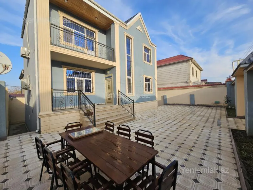 Satılır 4 otaqlı həyət evi 160 m²