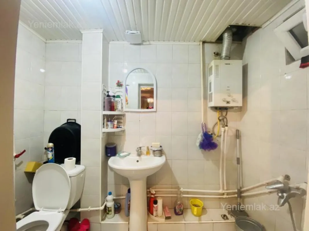 Satılır 2 otaqlı köhnə tikili 60 m²