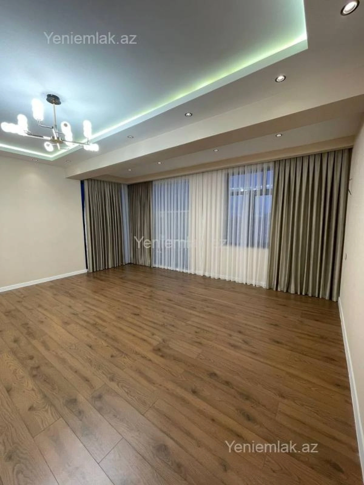 Satılır 3 otaqlı yeni tikili 130 m²