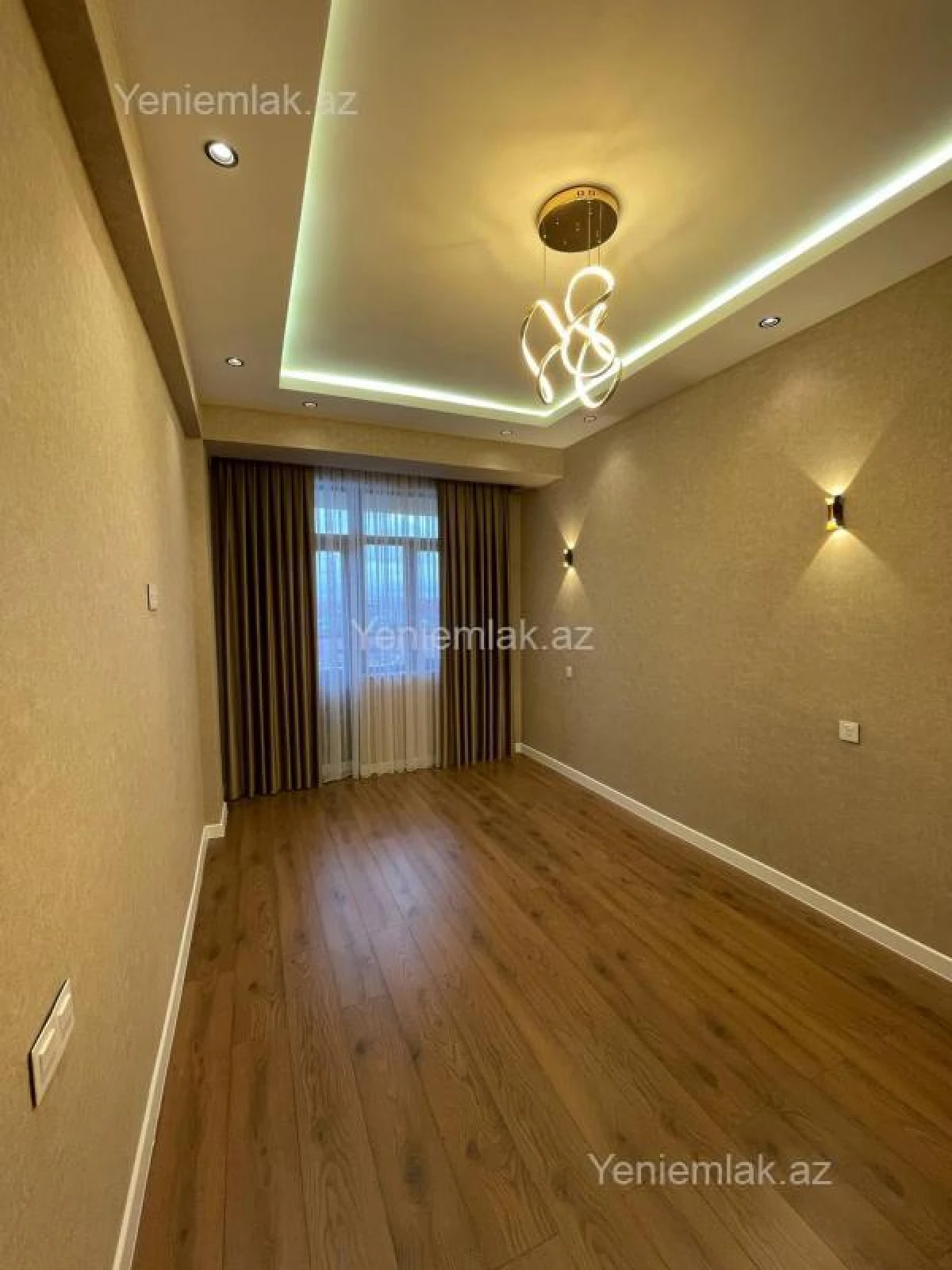 Satılır 3 otaqlı yeni tikili 130 m²