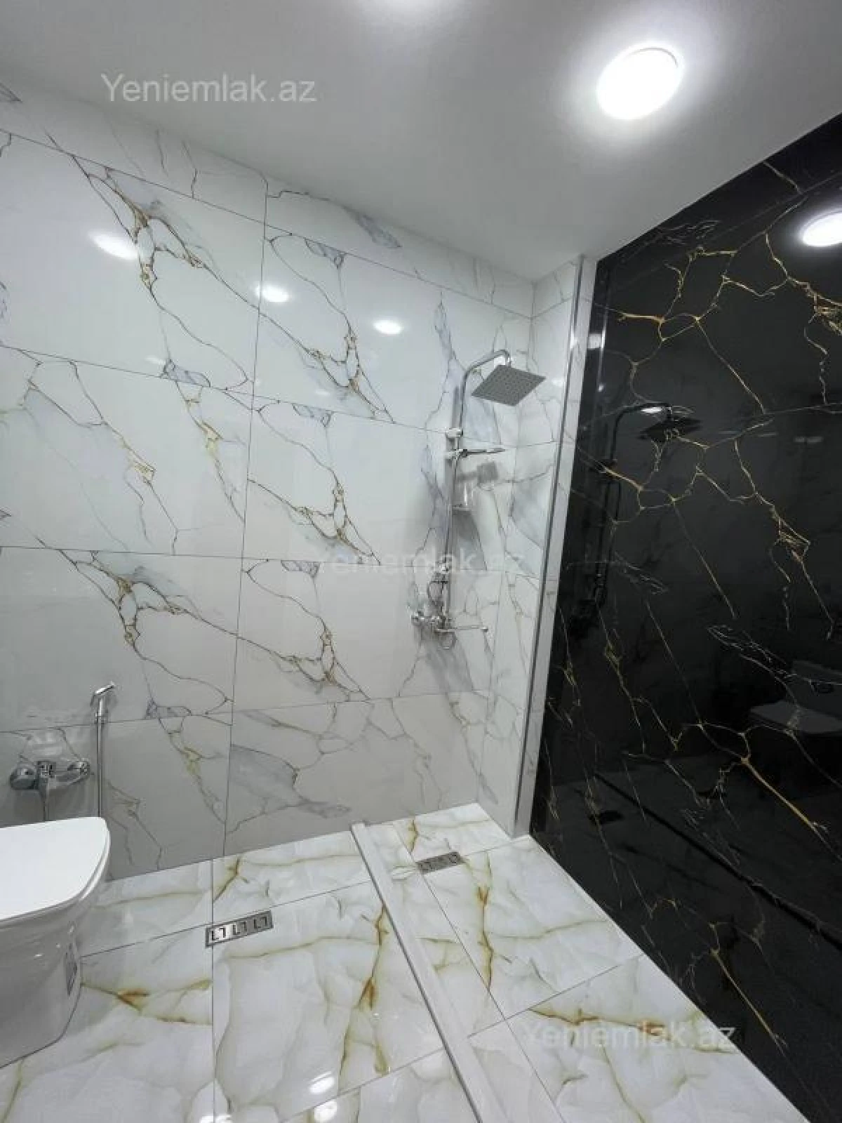 Satılır 3 otaqlı yeni tikili 130 m²