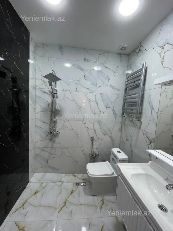 Satılır 3 otaqlı yeni tikili 130 m²