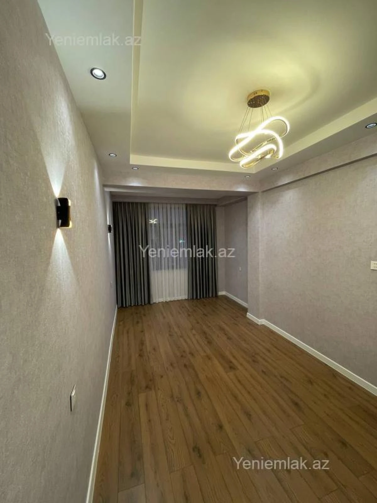 Satılır 3 otaqlı yeni tikili 130 m²
