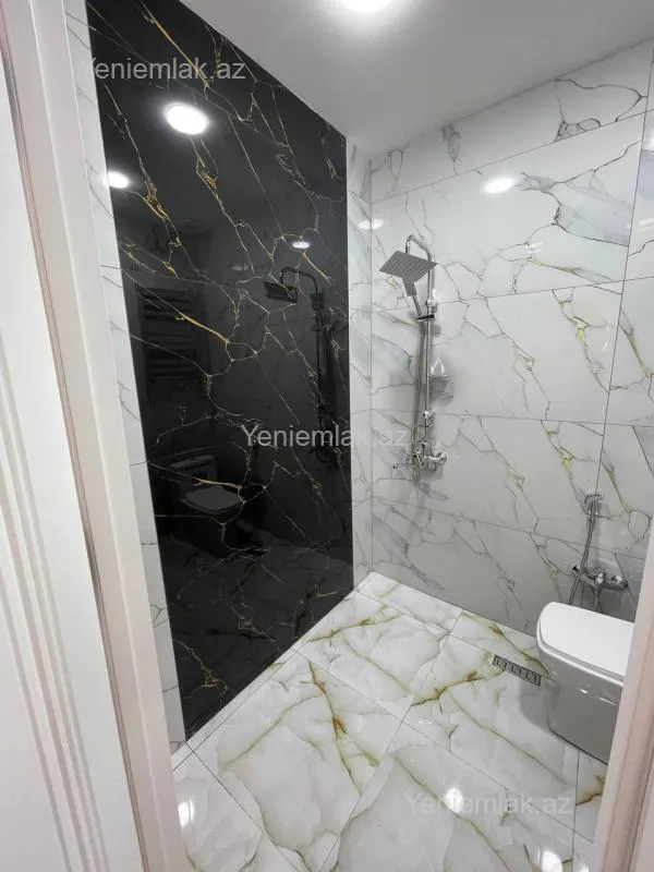 Satılır 3 otaqlı yeni tikili 130 m²