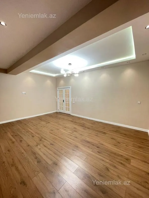 Satılır 3 otaqlı yeni tikili 130 m²