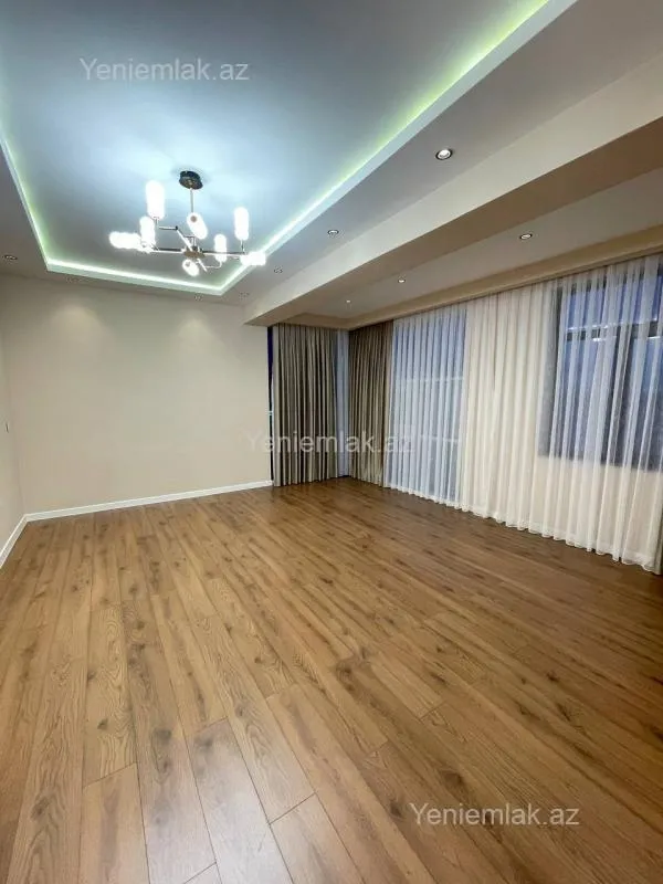 Satılır 3 otaqlı yeni tikili 130 m²