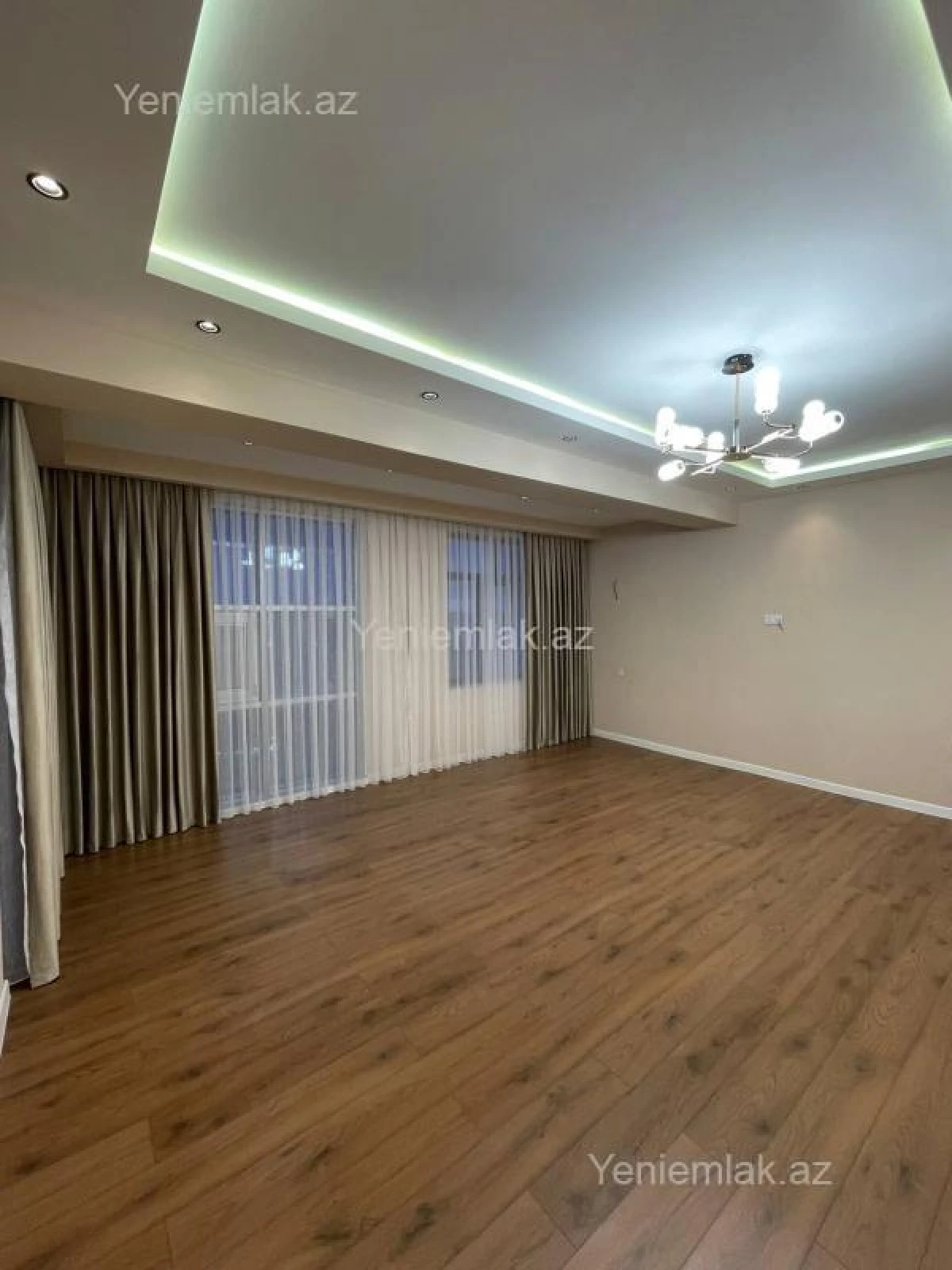 Satılır 3 otaqlı yeni tikili 130 m²