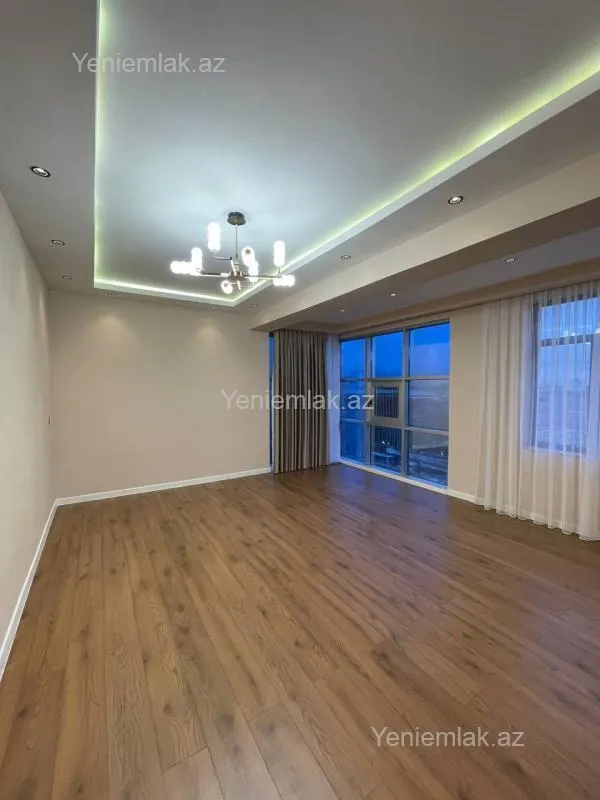 Satılır 3 otaqlı yeni tikili 130 m²