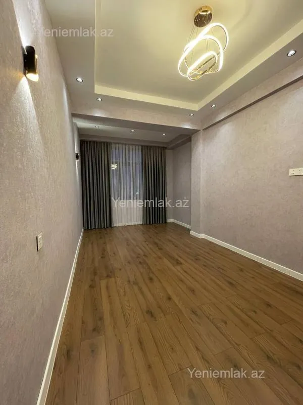 Satılır 3 otaqlı yeni tikili 130 m²