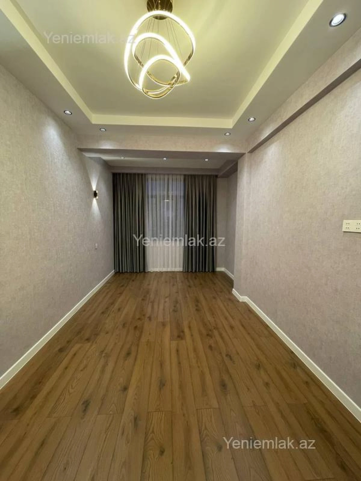 Satılır 3 otaqlı yeni tikili 130 m²