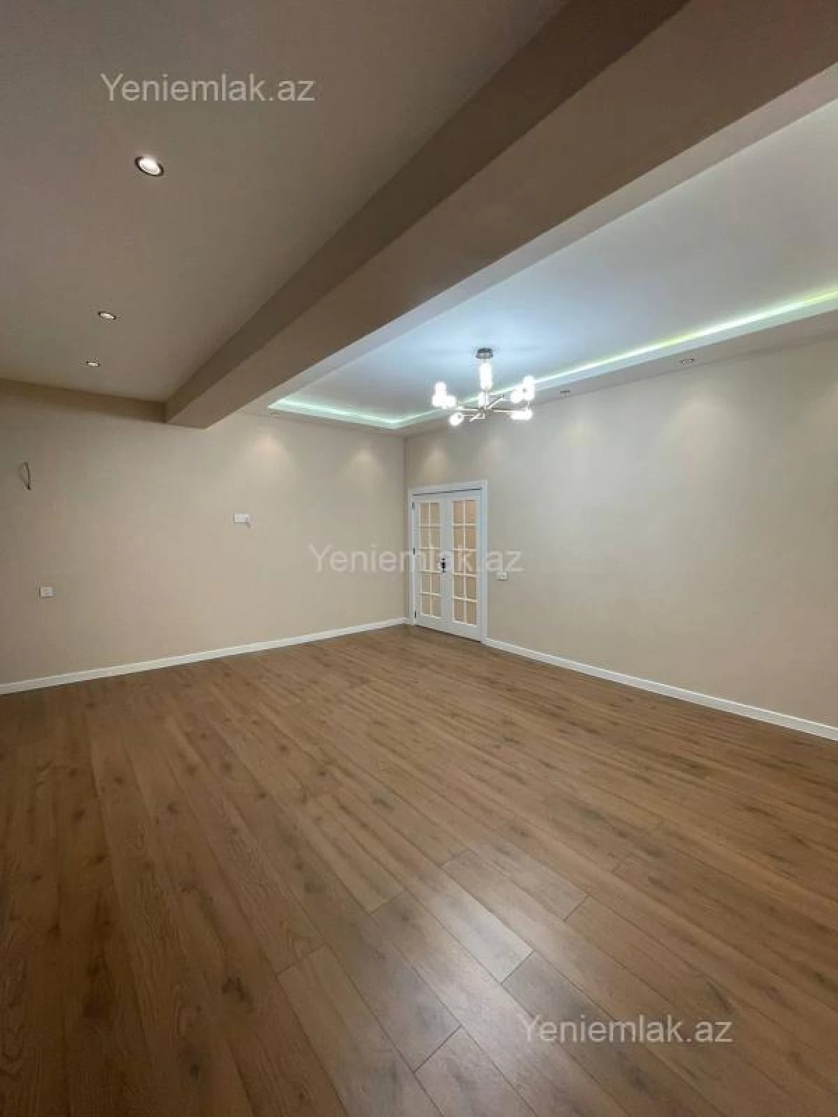 Satılır 3 otaqlı yeni tikili 130 m²