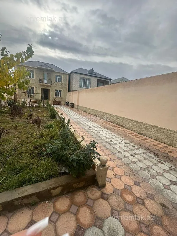 Satılır 4 otaqlı həyət evi 150 m²