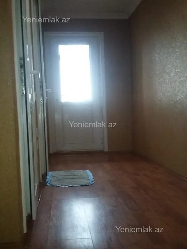 Satılır 2 otaqlı köhnə tikili 64 m²