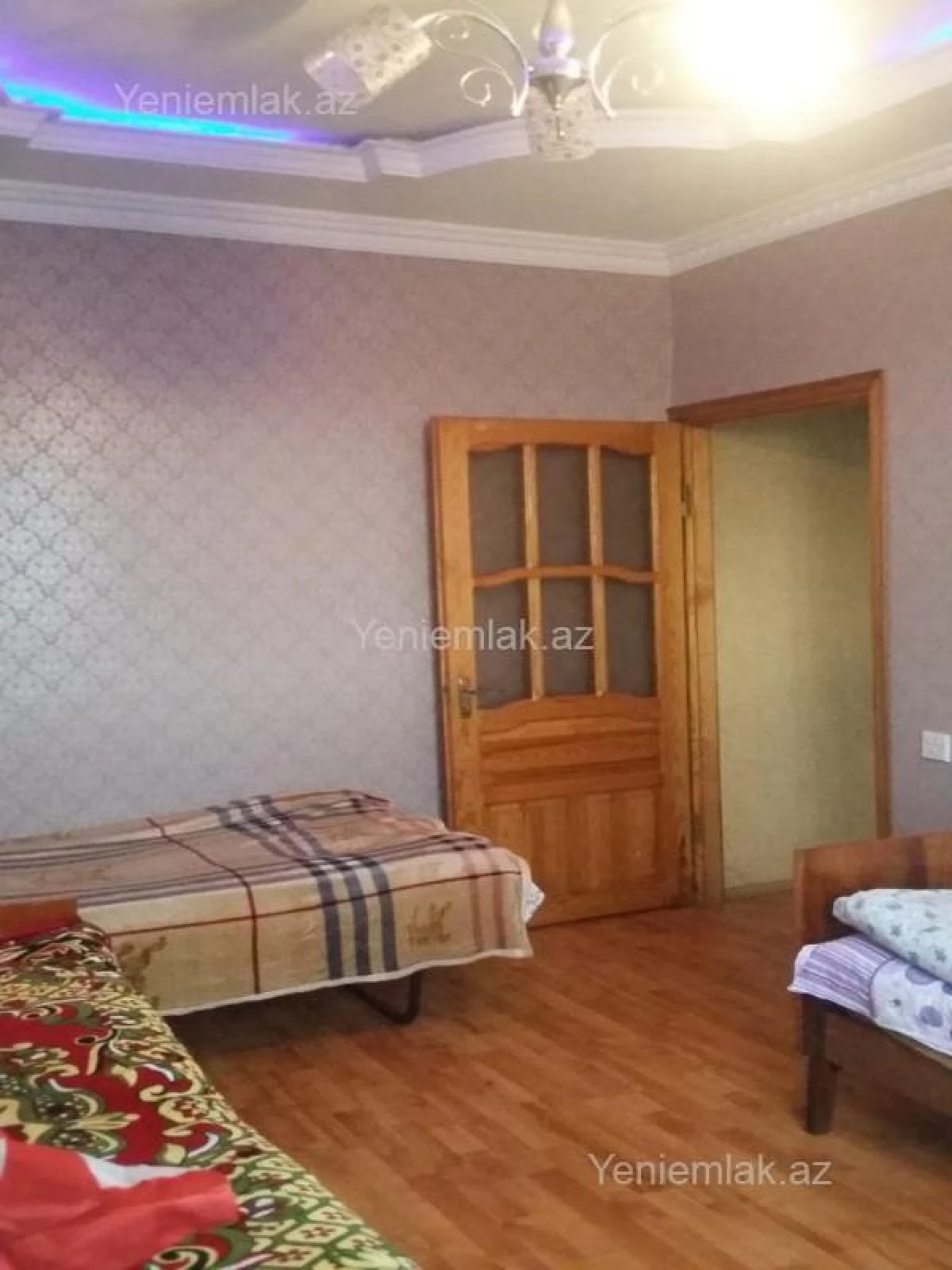 Satılır 2 otaqlı köhnə tikili 64 m²